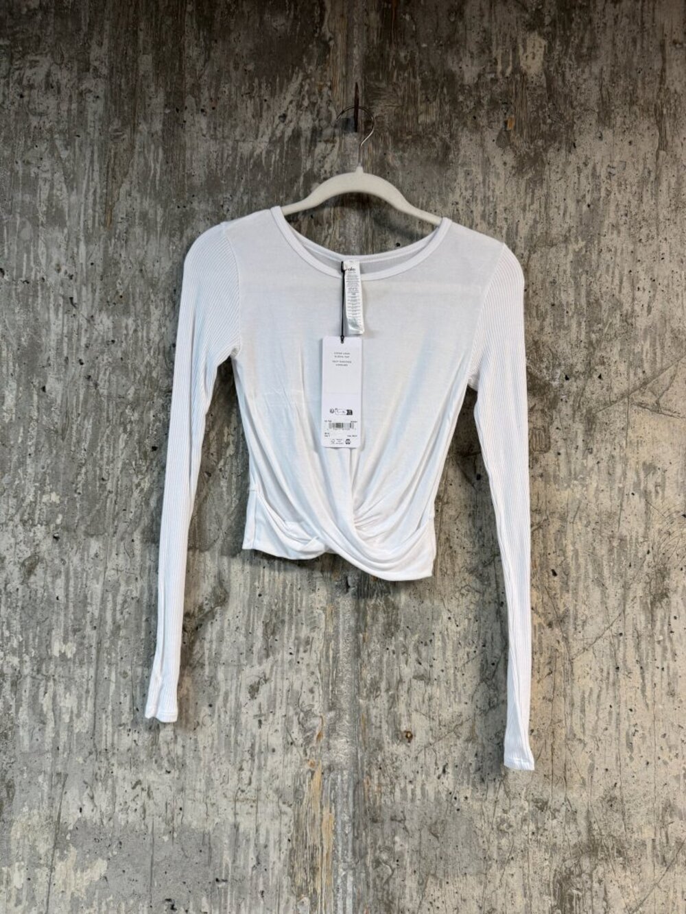ALO YOGA Women's Cover Long Sleeve Top Size S In White - Picture 4 of 8